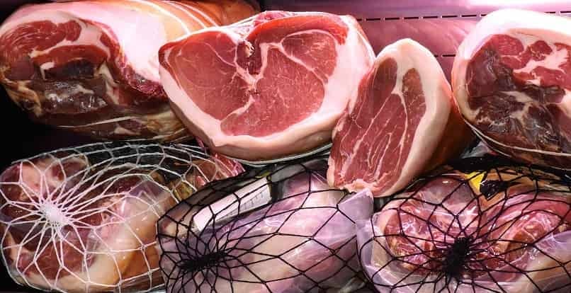 piezas de cerdo rico en proteina saludable